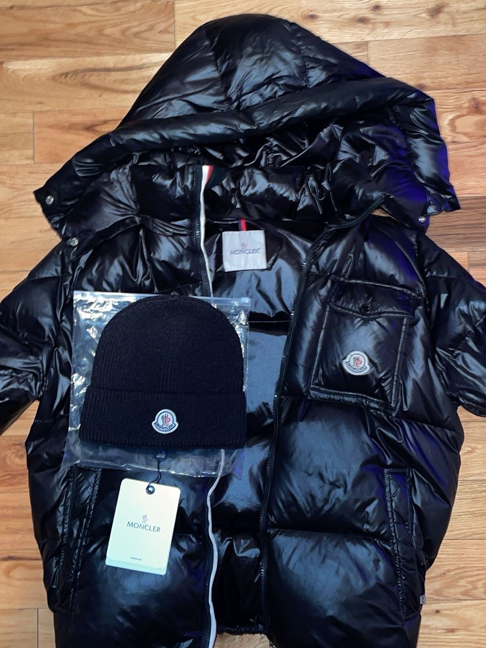 Moncler Men's Black Glossy Quilted Down Puffer Jacket with Hood Large